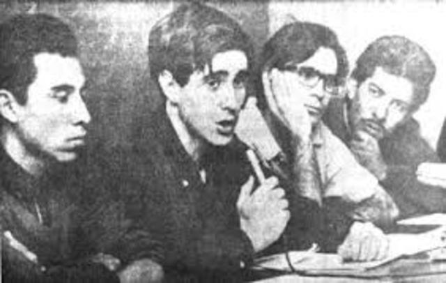 Luis Echeverría Álvarez proposes dialogue with the students