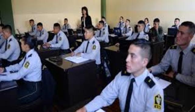 Alianza Pais contra las FF.AA