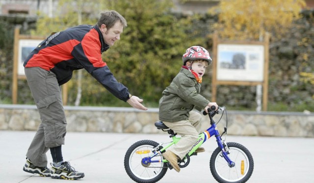 APRENDER A MONTAR BICICLETA