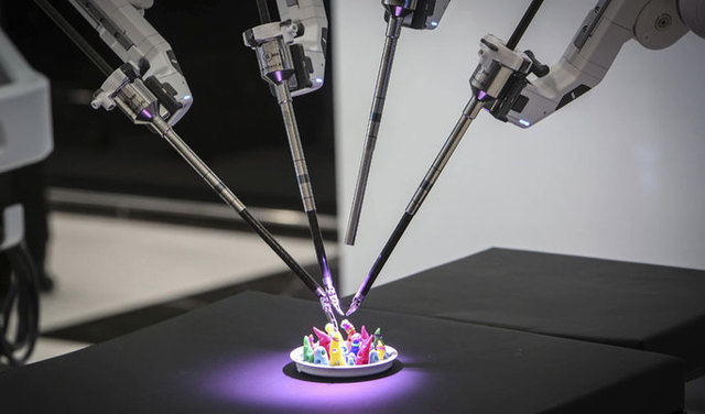 Primer robot 'cirujano' en la Comunidad Valenciana