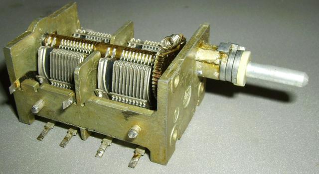 INVENCIÓN DE LOS CONDENSADORES