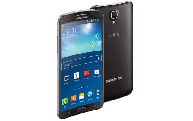 Teefon z zagiętym ekranem.