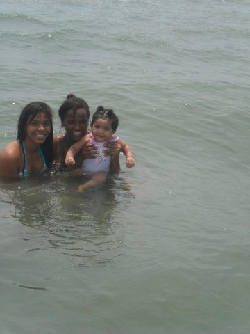 primera ida a playa de mi sobrina