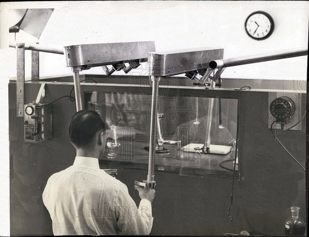 Primer brazo mecánico a distancia(1951)