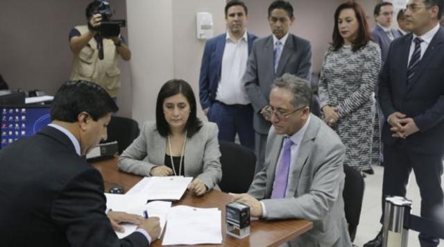 Gobierno presentó las preguntas de la consulta a la Corte Constitucional