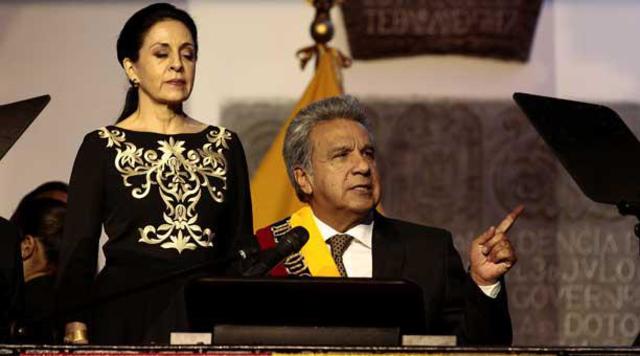 Lenín Moreno firma sus primeros 10 Decretos; elimina el Plan Familia