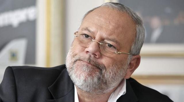 CARLOS PAREJA ACUSADO DE 5 DELITOS