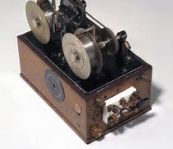 Primer contestador automàtic