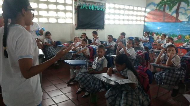 Charla con las estudiantes