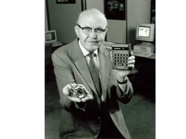 DESARROLLO PRIMER CIRCUITO INTEGRADO