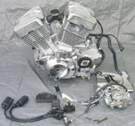 primer automóvil con motor de combustión interna a Italia