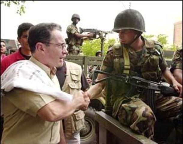 EPL: EXTORSIÓN ALVARO URIBE VELEZ