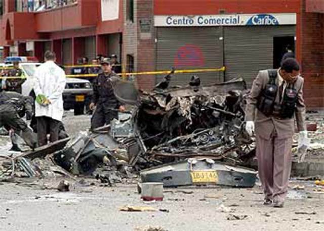 FARC: COCHE BOMBA EN BOGOTÁ