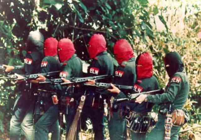 ELN dinamitan un camión del ejército en Saravena