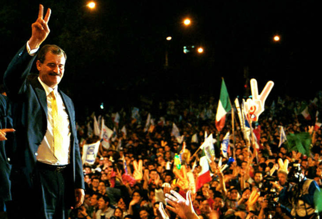 El PRI pierde las elecciones presidenciales.