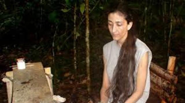 La guerrilla secuestra a la candidata presidencial Ingrid Betancourt.