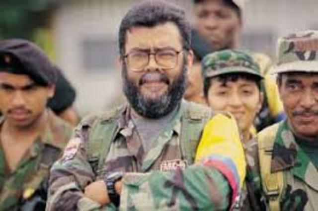 Alfonso Cano, máximo comandante de las Farc, muere en un operativo militar.