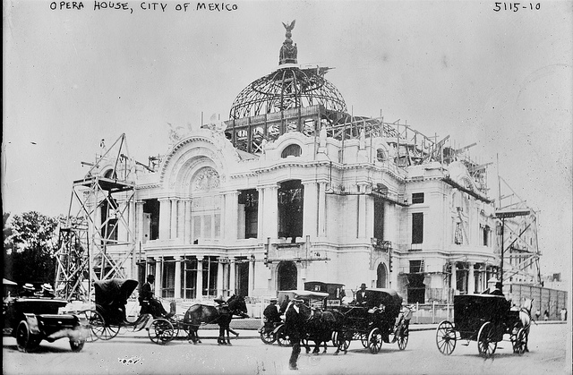 Comienza la construcción del palacio de Bellas Artes