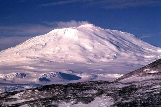 Volcano and Ice Shelf discovered