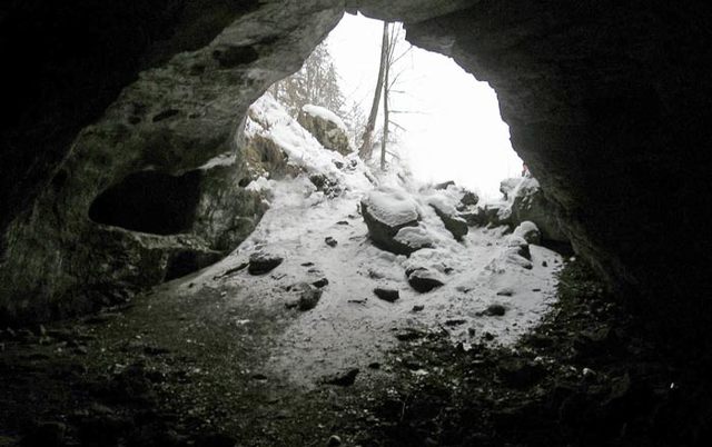 Впервые была исследована Киндерлинская пещера