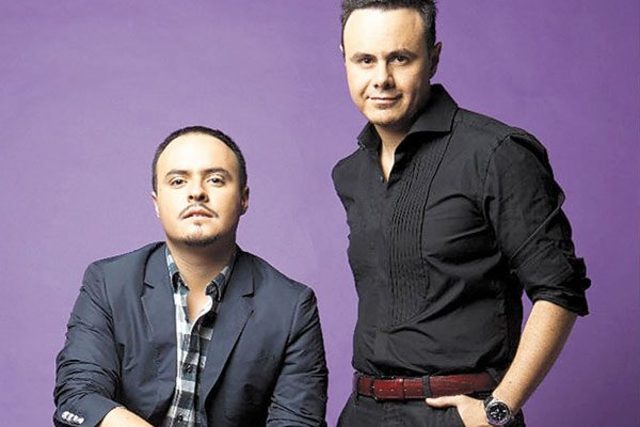 reconocimientos como la nominación Latin Grammy por Canción del Año, así como Premios Lo Nuestro, Billboard, Monitor Latino y lo que él considera el mejor de todos; que es la aceptación de su trabajo por parte del público.