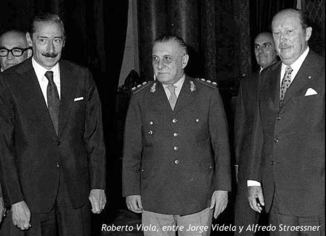 Deja el cargo de Presidente.