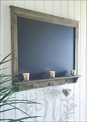 Pizarra enmarcada en la pared