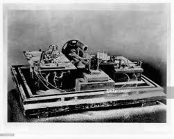 Thomas Edison Makes Kinetograph