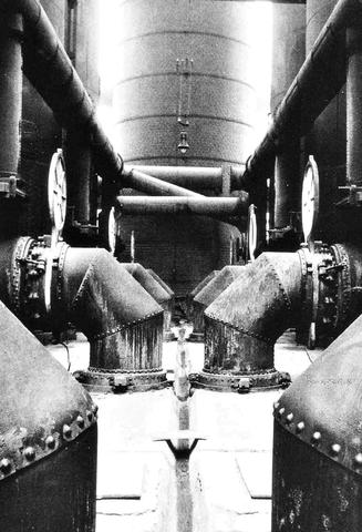 A. Renger-Patzsch, Altoforno, 1927, fotografia