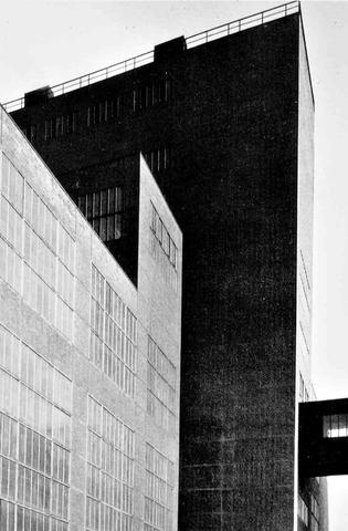 A. Renger-Patzsch, La miniera Katharina, 1954, fotografia