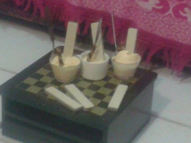 "Y sin embargo hemos pasado muy poco tiempo junto al mar, o disfrutando de una copa en cualquier bar"