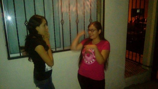 '"¿Qué tal te va? ¿Qué haces aquí?"