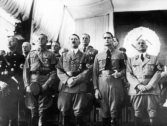 Nazi leaders meet with Hitler