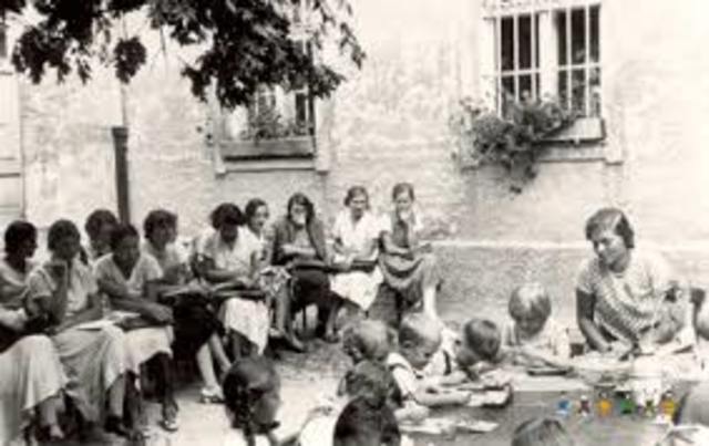 LA “ESCUELA DEL TRABAJO” Y LA ESCUELA DE LA SOCIALIDAD: K ERSCHENSTEINER