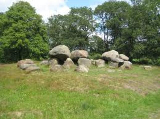 De jagers en boeren bouwden hunebedden