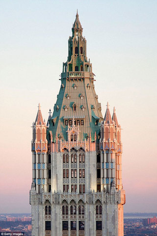 WOOLWORTH BUILDING