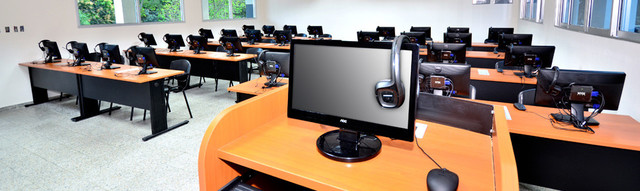 Laboratorio de Idiomas