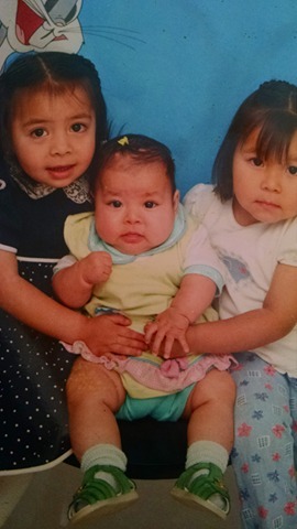 mi primera foto con mis hermanas