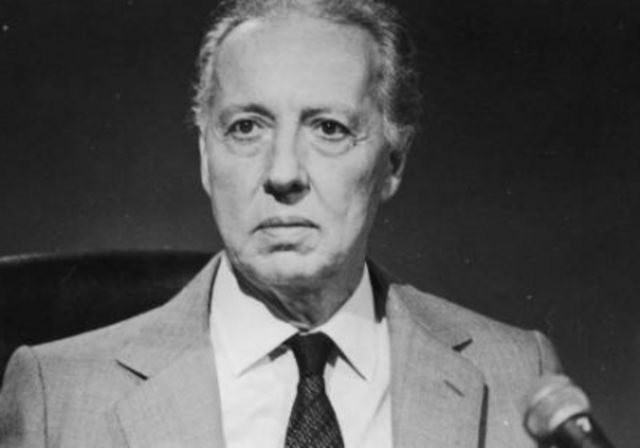 Isabel pide licencia