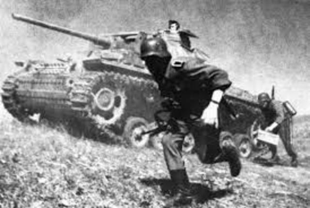 Guerra Relámpago o "Blitzkrieg".