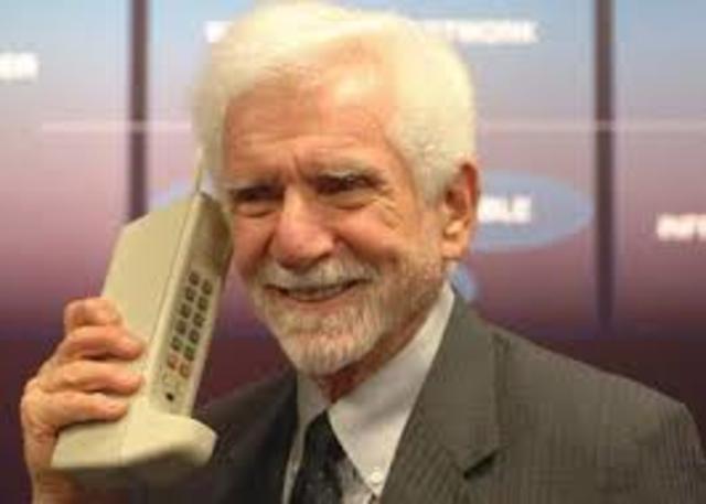 Motorola researched Martin Cooper makes the first phone call, to a rival inventor