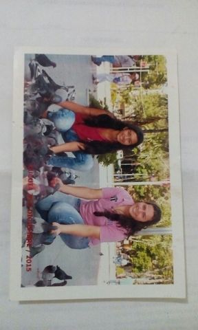 DANDO DE COMER A LAS PALOMAS EN CÚCUTA .