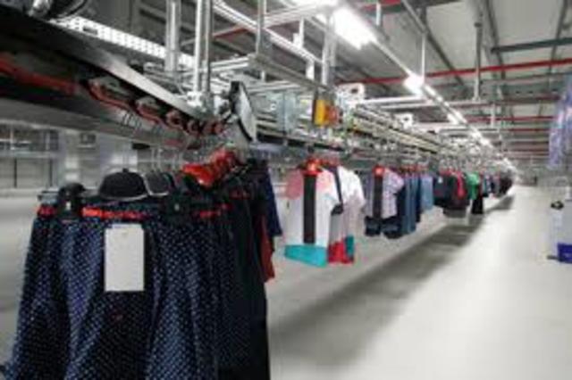 1956-1970 Se nacionalizaron la industria eléctrica, el transporte aéreo y la distribución de alimentos básicos.