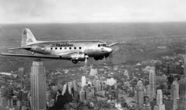 Planes begin carrying passengers between London and Paris