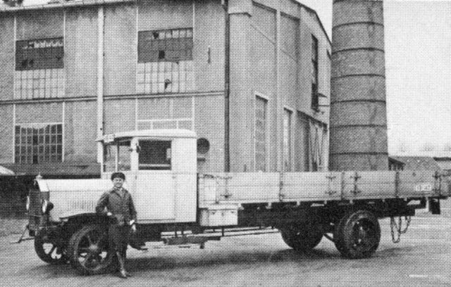 The first diesel truck