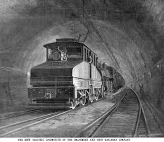 The first electric underground trains run in London.