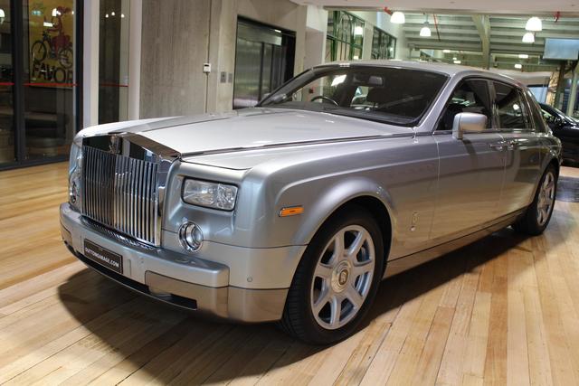2000's Rolls Royce Phantom