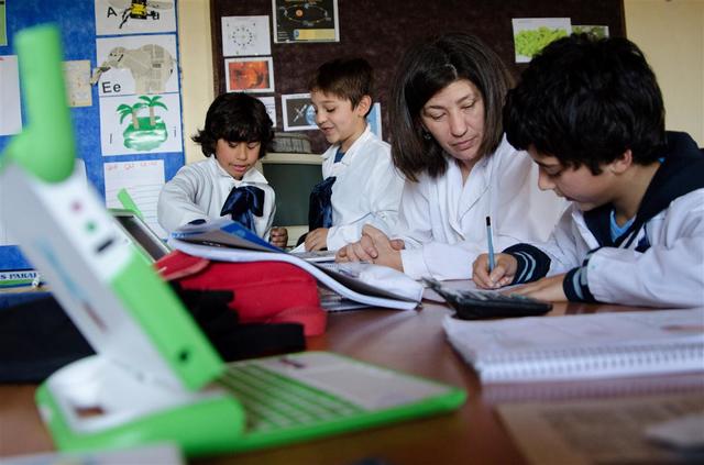 El ministerio de instrucción introdujo programas y materiales