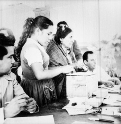 Las mujeres votaron en todo el país por primera vez par elegir Presidente a Adolfo López Mateos