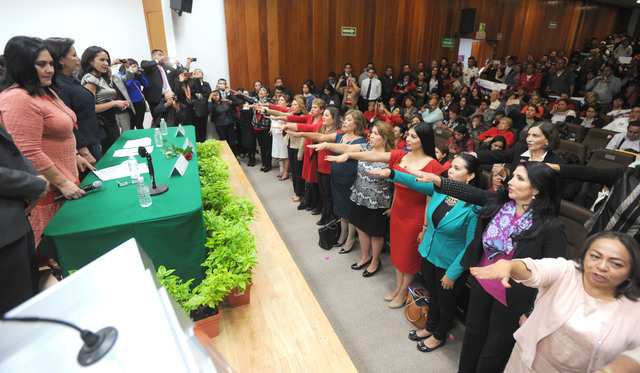 Postulación de mujeres a cargos de elección popular